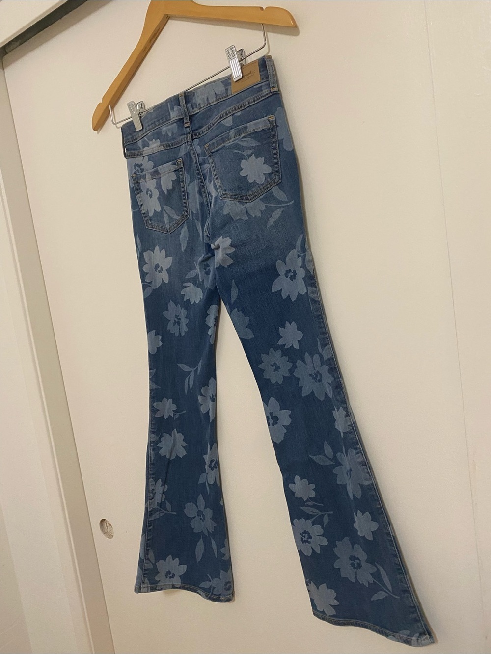 abercrombie kids Blue Floral Flare Jeans - Picture 3 of 5